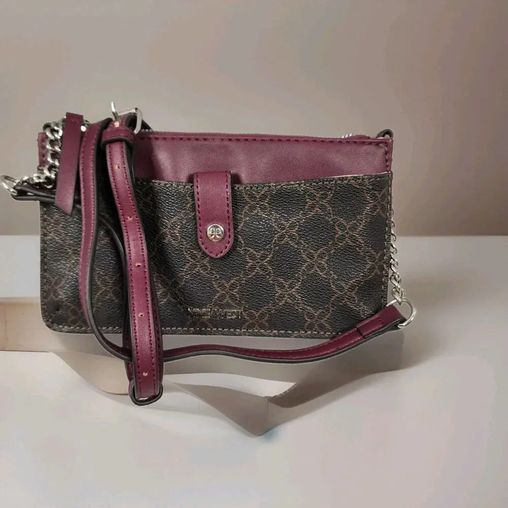 Nine West Zippered Crossbody Bag Phone Wallet Brown Burgundy Adjustable Strap